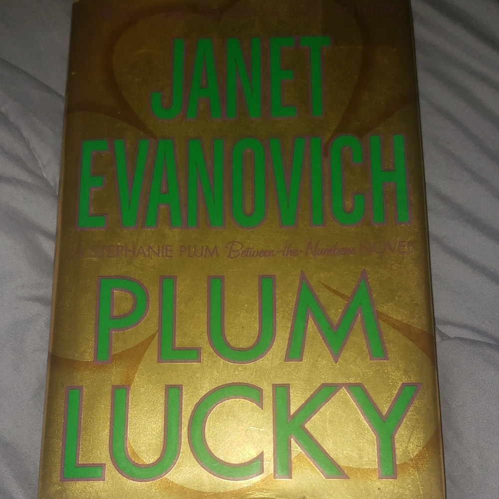 Janet Evanovich 'Plum Lucky' Book
